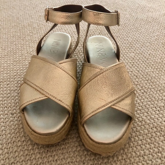 NWOT Nine West Gold Espadrille Sandal - Picture 2 of 5